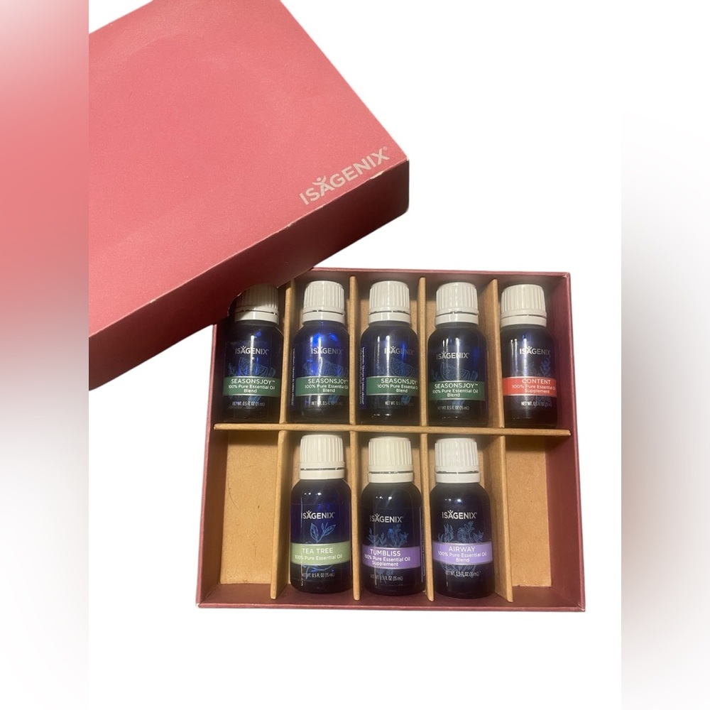ISAGENIX New And Used Collection ESSENTIAL OILS 8 Bottles Lot (5 oz)